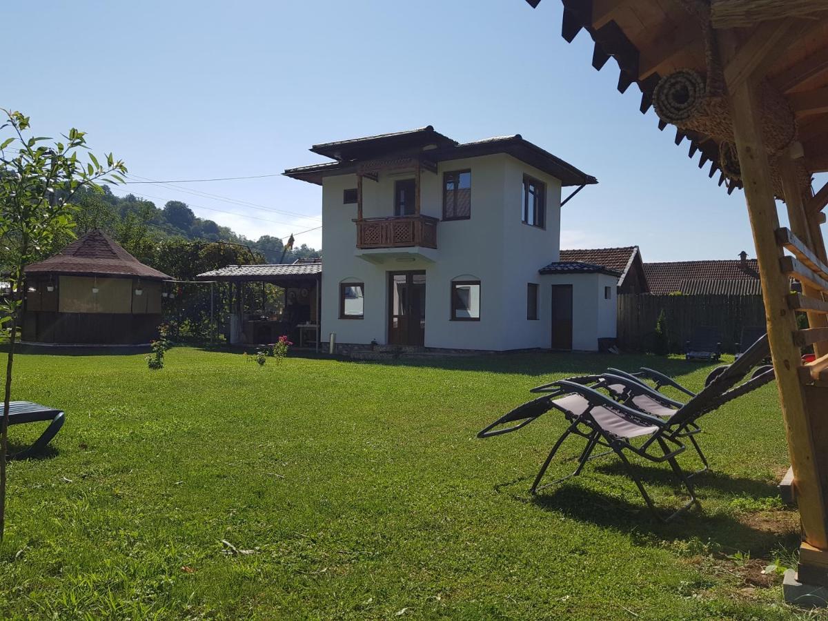 La Bunicu Villa Polovragi Luaran gambar